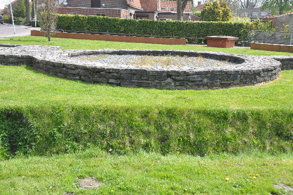 De fundamenten van een toren bij de poort van het limes-fort te Aardenburg